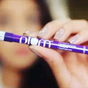 Check out this bold winged liner that @snobjournal has created using #NaturStudioKajal. Makes you want to try it right away, right? Have you entered the #wingitlikeagoddess contest yet? Contest closes tonight so hurry! #BeGood #Kajal #Kohl #eyeliner #Vegan #snobjournal | Plum