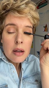 ⚡️Tania Llasera⚡️ on Instagram: "Contouring con la misma paleta de quitaojeras y Colorete en mis stories."