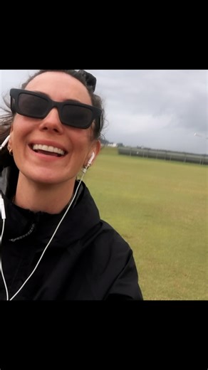 ☀️ ☕️ 😋 ✈️ 🪟 🩵 | Amy Shark