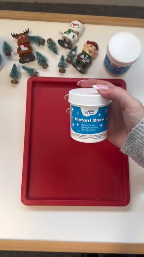 Looking for a snowy sensory base for your Winter activities? 👀 This instant snow is amazing! SHOP >>> https://www.bakerross.co.uk/fake-snow #BakerRoss #fakesnow #tufftrayideas #kidsactivities #sensoryplay | Baker Ross