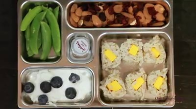 A creative way to pack fruit for lunch! RECIPE: http://bit.ly/AmpSB11 | Kin