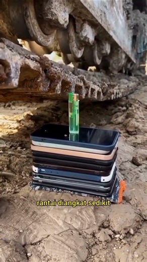 Skill Dewa! Ekskavator Nyalakan Korek Api Pakai Rantai #shortsviral #youtubeshorts #shortsfeed