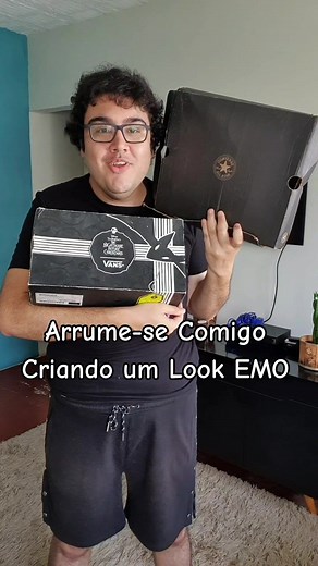 Criando Look Emo com Tênis e Acessórios