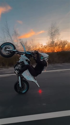 Janina🩵 on Instagram: "I saw youuu👀 • 📸: @titusha26_ • Graphic kit: @wiesi_factory_customs with code “motoninchen10”🫶🏻| Ad • • • #supermoto #motorcycle #mosupermotolifestyle#bikelove #bikelife #girlsonbike #wheeliegirl #supermotogirl"