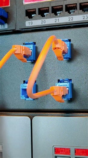 Satisfying Cable Slot Click. 😎