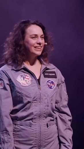 Podium Cadeaukaart | Deze week was het 40 jaar geleden dat de Space Shuttle Challenger opsteeg, met aan boord NASA’s tweede vrouwelijke astronaut Judy Resnik.... | Instagram