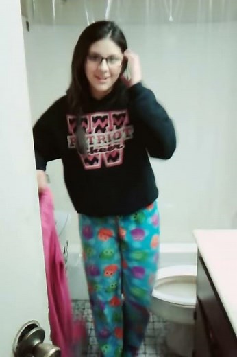 Jump Scare sister prank goes wrong (Pee's Pants)