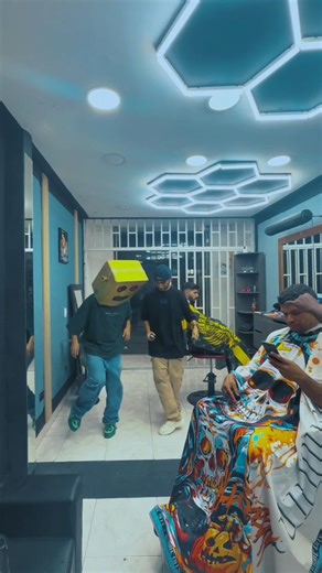 Shuffle Dance Tutorial . Enseñando a bailar En una barbería aparten sus citas al 3132859441 . #shuffledance #tutorial #shuffle #explore | CwarD