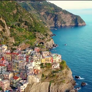 Elevate your travel in 2022 with a FREE 2-Category Suite Upgrade, PLUS 50% Reduced Deposits* & enjoy a new level of luxury. | Regent Seven Seas Cruises