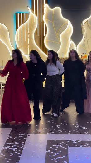 Pagiye @grupmerdo #düğün #halay #berlin #hazarpolat #almanya #Kürtçe #kurdısh #weddingday #musica #keşfetteyiz #keșfet #réel #mardin #lübnan #arapdüğünü #kürtdüğünü | Hazar Polat