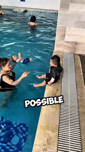 This Child Learned To Swim In Seconds 😱 | History Facts