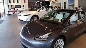 Tesla Purchases Bitcoin - Signals Company May Accept It As Payment
