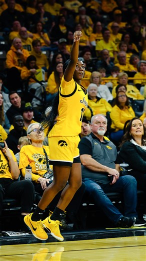 Iowa Women's Basketball on Instagram: "Let's have a little Chit-Chat 😏 💬 24 PTS (career high) 💬 11-12 FT 💬 3 AST 💬 2 STL"