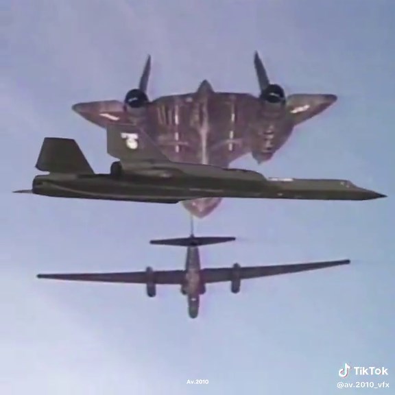 Exploring the SR-71: Fastest Fighter Jet in Aviation