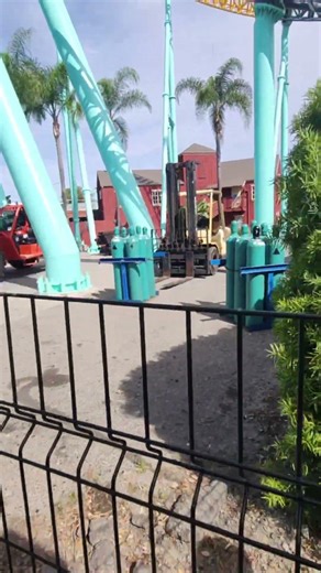 Xcelerator's Standby Queue Line ft. Tall Bottles & Scary Maze Structure Knott's Berry Farm, 4/5/2026