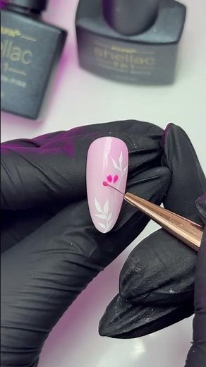 Der perfekte Pinsel für feine Nailart