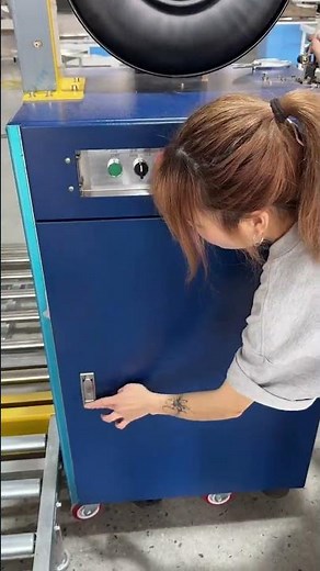 Side strapping machine loading tutorial, see how to operate full-automatic strapping machine.