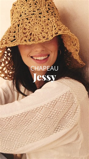 💫 Laissez parler vos aiguilles… Le nouveau catalogue Phildar est arrivé : plus de 15 modèles à crocheter pour cet été, pensés pour tous les niveaux et toutes les envies. ✔️Des accessoires sophistiqués et intemporels pour accompagner vos journées ensoleillées: sacs, bobs, bananes, etc. ✔️Des explications claires et des fils de qualité ✔️Une sensation unique de créer quelque chose de beau avec ses mains. Que ce soit pour vous, pour un cadeau fait main ou juste pour le plaisir de créer : choisisse