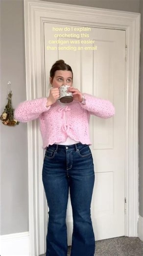 The free crochet pattern for the cardigan is on stitchberryblog.com #crochet #freecrochetpattern