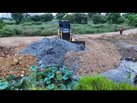 Amazing Job!! Skilled bulldozer operator pushing soil filling land