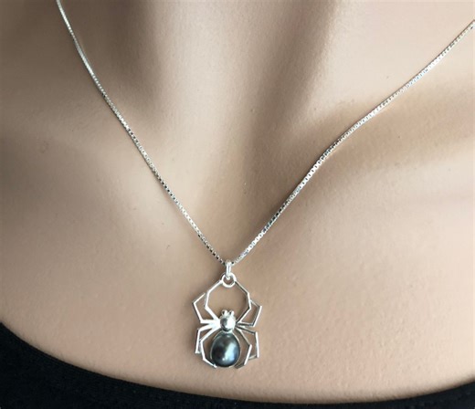 Spider Necklace With Pearl Sterling Silver, Black Pearl Pendant, Minimalist Jewelry, Gothic Jewelry, Animal Lover Gift - Etsy