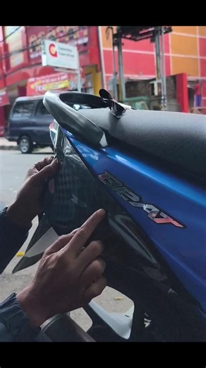 wrapping carbon bodi kasar motor beat gess😁✌️ #pasangsticker #cuttingsticker #scotletmotor