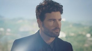 THE REMIX. THE SMOLDERS. SPENCER’S CRYSTAL… HERE! 👏 FOR! 👏 THIS! 👏 Try to keep your cool while watching the new opening credits for The Hills: New Beginnings! | The Hills