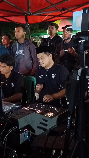 295K views · 4.9K reactions | cek sound brewog langsung di operatori memed | Sounds Horeg Malang Selatan | Facebook