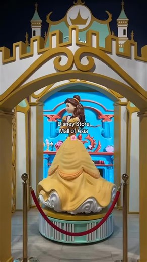 Disney Store Mall of Asia ~ Super nostalgic, naalala ko nung bata ako. I can't afford to get one of this. But now, I can pero walang paglalagyan haha #financewithtrixie #disneystore #mallofasia #moa | Finance with Trixie