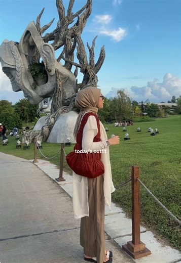 Bali Day 1 Outfit Inspiration for the Beach