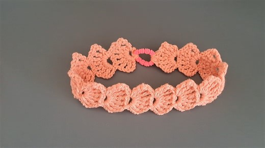 How to crochet baby headband #diy #crochet #crochetgifts | Crochet & Crafts Therapy