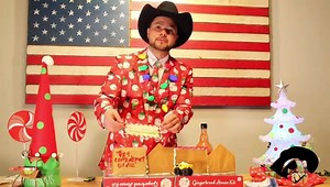 Gingerbread house - Border Wall edition 😂👌🏽❄️ | Official Chingo Bling