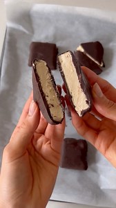 these reese’s peanut butter klondike bars are dairy free and refined sugar free, and sooo good. they’re perfect for summer! recipe in the comments. #klondikebar #klondike #reesesklondikebar #reesespeanutbutter #peanutbutterchocolate #dairyfreeicecream #veganicecream #refinedsugarfree #healthydessert #dairyfreedessert #vegandessert #glutenfreedessert | The Bigley Basics