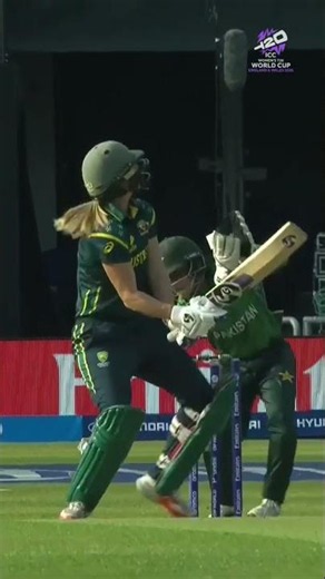 Ellyse Perry shows why she's one of the best in the business with an inventive four 😮‍💨 #T20WorldCup