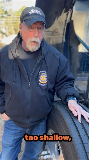 Dave gives a few tips on how to avoid hydroplaning! 👍 | Smart Trucking