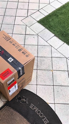 Yvnng⍀ (@yvnng14) - Unboxing My new gaming pc! @Aftershock PC Australia #creatorsearchinsights #fyp #newgamingpc #unboxing