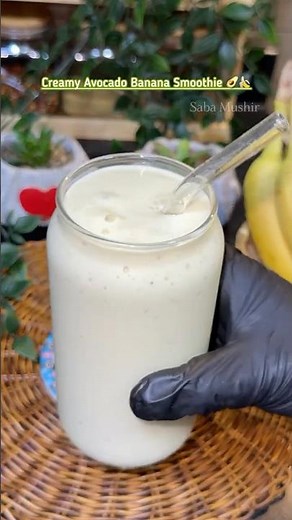 Creamy Avocado Banana Smoothie 🥑🍌 | Easy & Healthy Breakfast Smoothie #bananasmoothies #shorts
