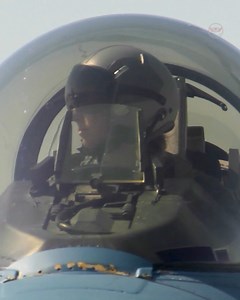 Amazing F-16 Fighting Falcon in Action! | US Military News