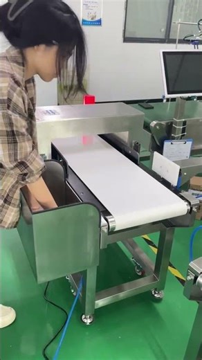 CQ-818 High-Precision Bottled Product Food Metal Detector with Pusher Rejector#foodfactory