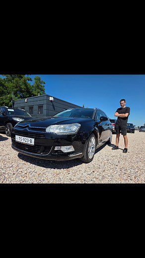 🚗✨ Citroën C5 Exclusive – SPRZEDANY! I znów to zrobiliśmy! Citroën C5 w wersji Exclusive – czyli totalny full wypas – właśnie znalazł nowego właściciela! 🔥 👉 Pełne wyposażenie, które robi wrażenie na każdym zakręcie 👉 Komfort, luksus i francuska elegancja w jednym 👉 Technika na najwyższym poziomie – bo w tej wersji brakuje tylko… własnego szofera 😉 Jak zawsze u nas: ✅ miła atmosfera – bo zakup auta to ma być przyjemność, nie stres! ✅ roczna gwarancja w cenie – bo u nas gwarancja to podstaw
