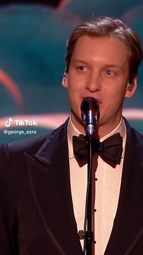 It was such an honour to play ‘Sweetest Human Being Alive’ on The Royal Variety Performance earlier this week ✨ I hope you all enjoyed it and have a wonderful Christmas x #georgeezra #christmas #variety4charity