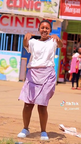 shake it to the max 😁😁 #fyp #foryou #carrohl #dancechallenge #trendingvideo #viral #viral_video