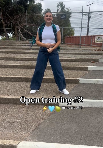 It was quite windy today so don’t mind the horrible sound quality 🥲 @sienna_madigan @Jaydendoescontent #vlog #footballvlog #footballplayer #afl #funny