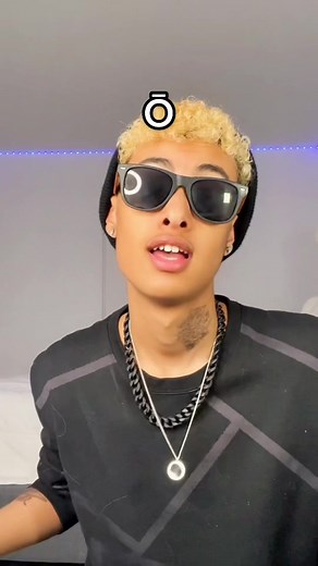 Hackers' Secret Language Revealed with Hand Gestures