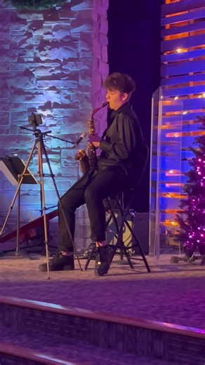 Alto sax jazz #saxorelaxing #livemusic #saxophone #jazzing #fypage