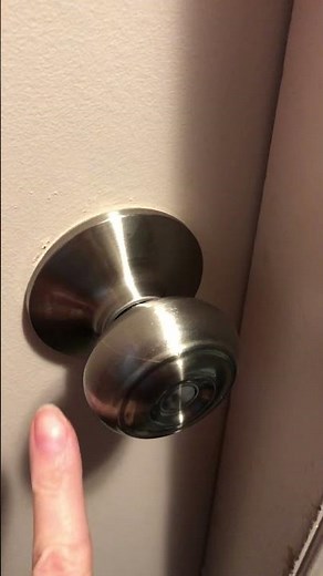 door latch stuck closed. handle not turning retractable linkage