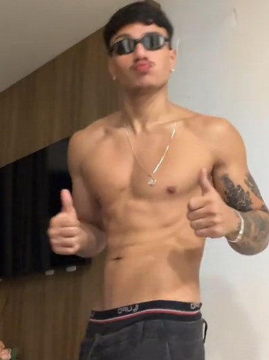 Top Boys: Handsome Brazilian Muscle Boy Showcase