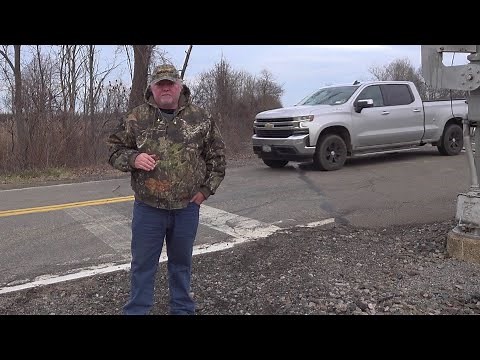 Air Raid Siren Goes Off as Train Approaches! CSX Trains Meet Long Range View! Hobby Lobby Trailers!