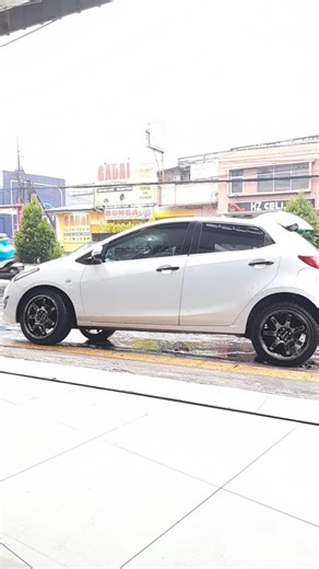 Tampilan Mazda 2 Ganti Velg Hsr Boroko Tjh R17 Black Chrome