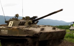 俄国 BMP3 T90 协同训练